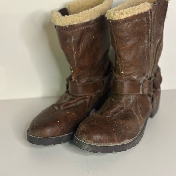 Report - vegan leather brown boots with faux fur trim - Picture 3 of 3